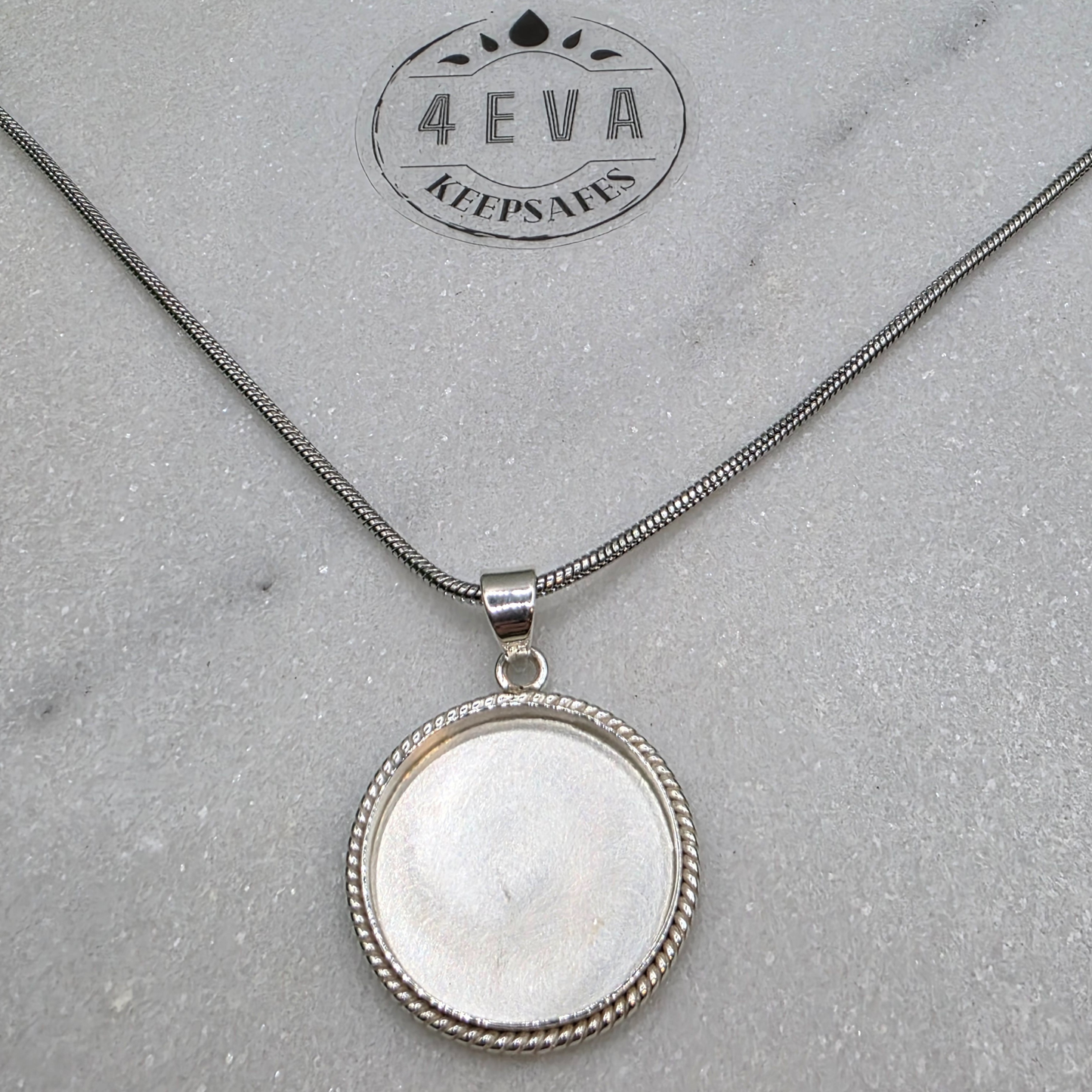 Karita - Round Rope Edge Pendant (30mm)