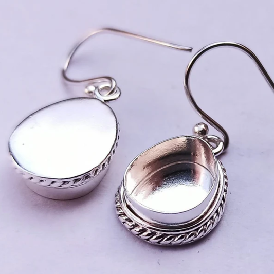 Dewey - Pear Shape with Rope Detail