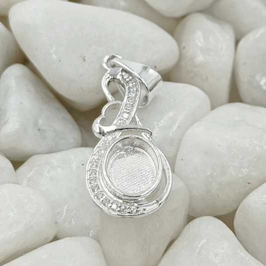 Mildred - Stunning Oval Stone with Zircon