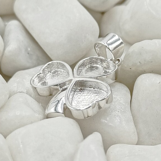 Yaretzi - Clover Pendant